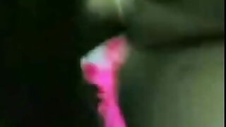 Senzualna brineta Bettina DiCapri obožava pornic mama pušenje