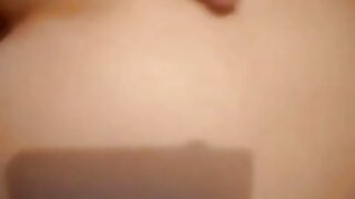 Očaravajuća porno filmovi mama brineta Giselle Leon daje glavu golemom penisu